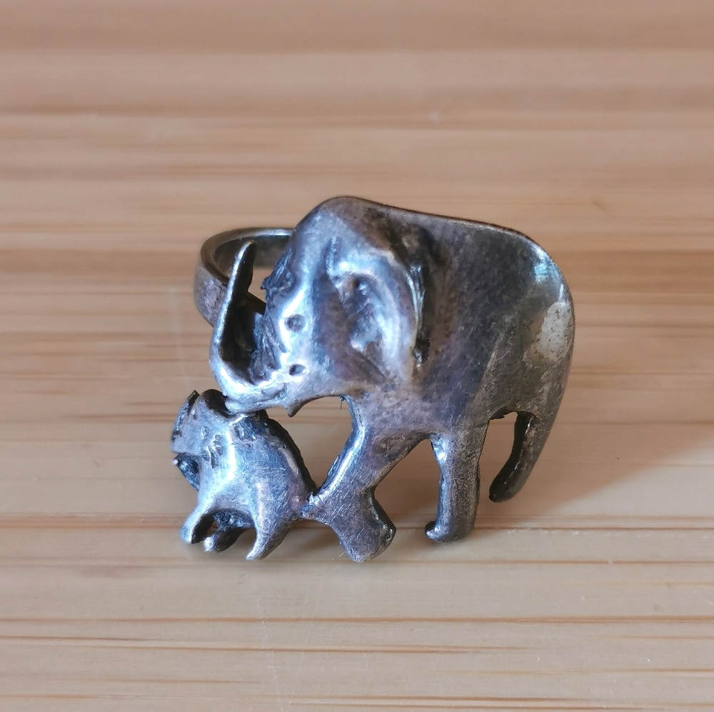 Sterling Silver Elephants Ring